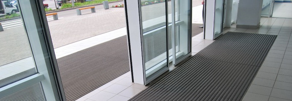 Грязезащитные маты: достоинства и недостатки