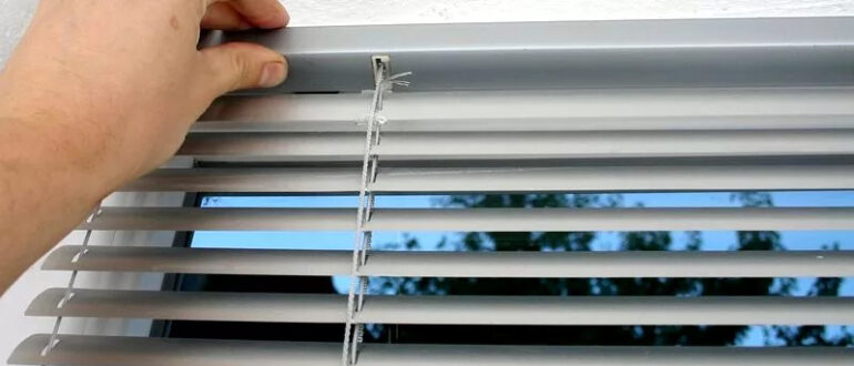 Как снять жалюзи