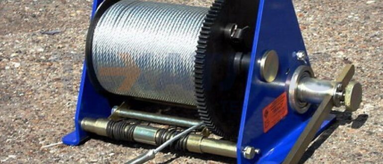 Лебедки ручные тросовые — особенности и сфера применения