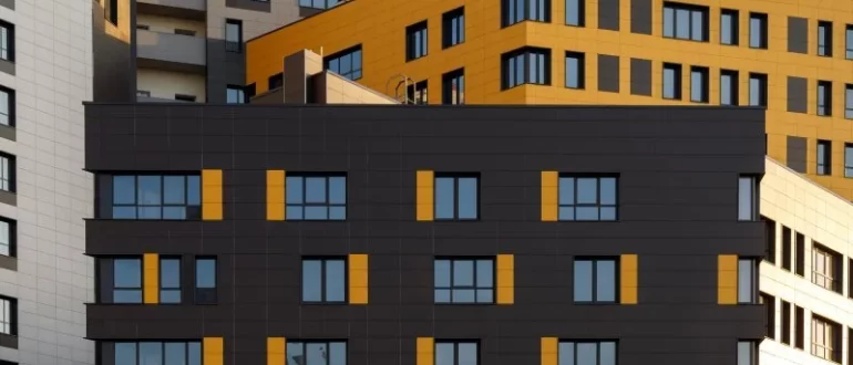 Какой керамогранит подходит для промышленных помещений, его особенности и преимущества