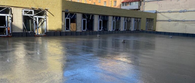 Промышленные и коммерческие крыши: чем отличается подход к ремонту и укладке