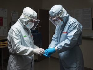 Трасологическая экспертиза: как отпечатки оставляют следы преступления