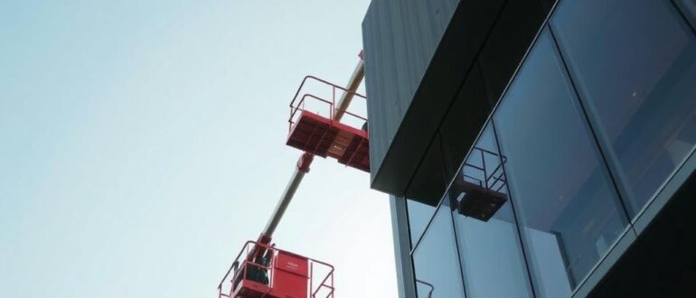 Телескопический подъемник: как выбрать, эксплуатировать и работать на высоте без лишних забот