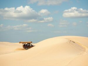 Песок с доставкой: как выбрать, рассчитать и получить нужный материал без сюрпризов