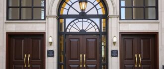 Как выбрать входную дверь так, чтобы она служила и радовала: простое руководство без сложных терминов