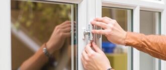 Фурнитура в окнах ПВХ: когда менять, как выбрать и как установить шаг за шагом